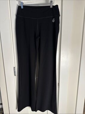 GREEN APPLE Yoga Flares Bamboo Black SIZE LARGE EXCELLENT CONDITION LIKE NEW